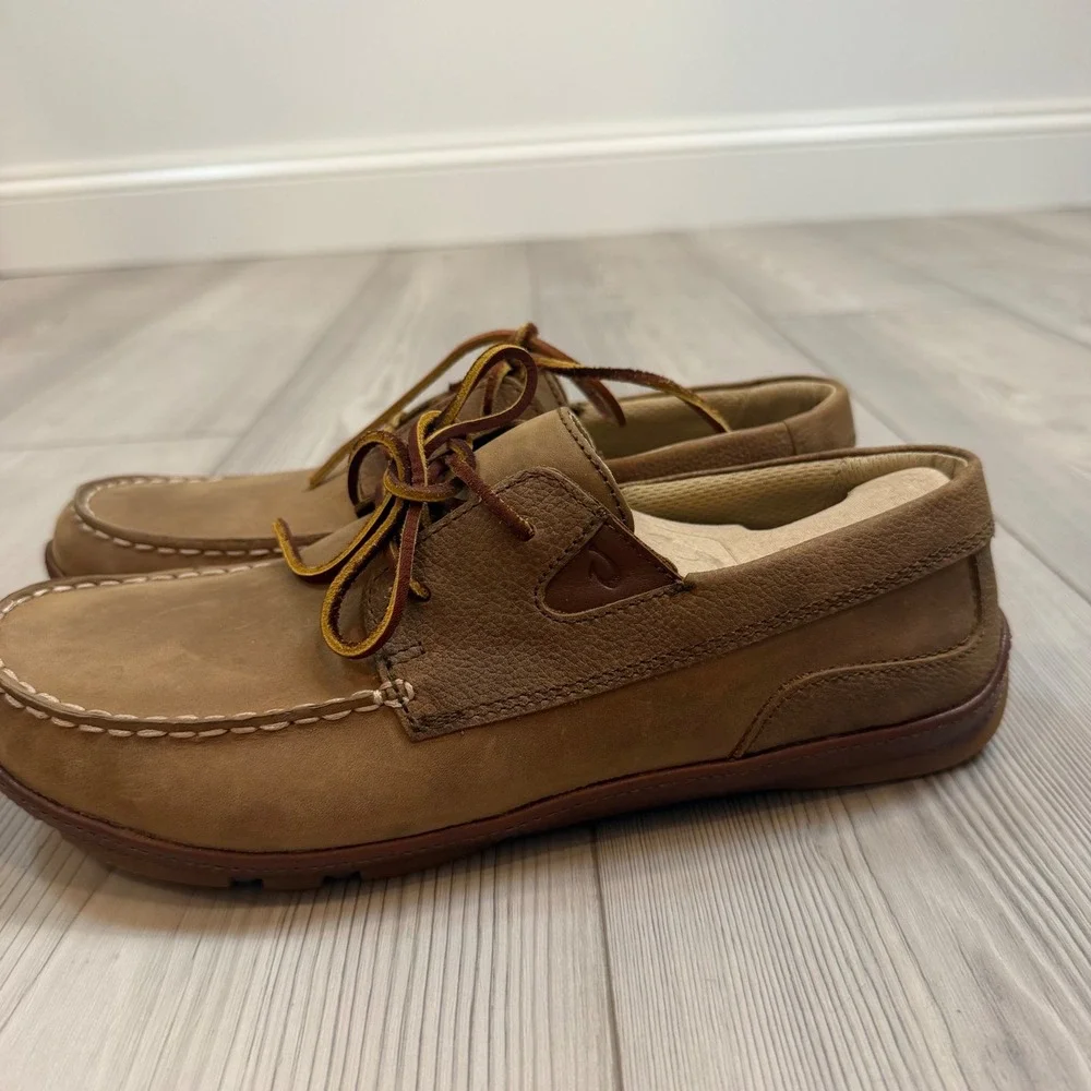 NEW OluKai Mano Mens 9.5 Boat Shoes Ray Toffee Leather Loafers